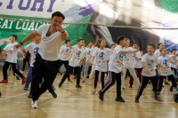 Казахстанская федерация триатлона сделала подарки детям из интернатов и детских домов Алматы